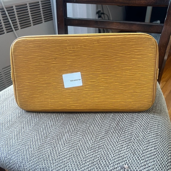 LOUIS VUITTON Epi Alma Hand Bag Yellow, Pre-Loved, comes with COA! - Picture 13 of 14